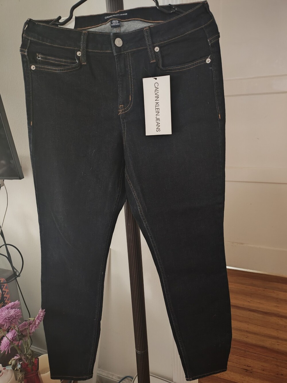 Brand New With Tags Calvin Klein Super Skinny 30x28. Dark Denim